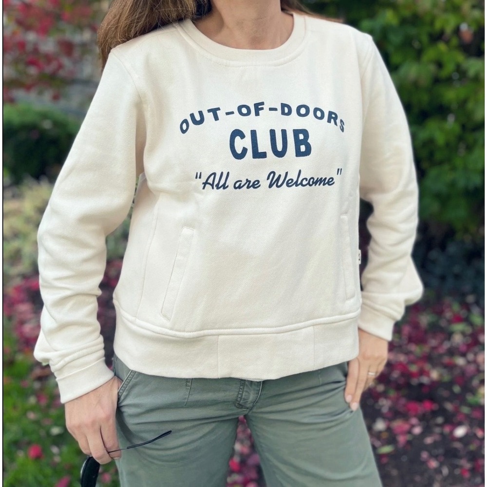 The Landmark Project Women's Out of Doors Club Sweatshirt‎ Cream Crewneck Medium